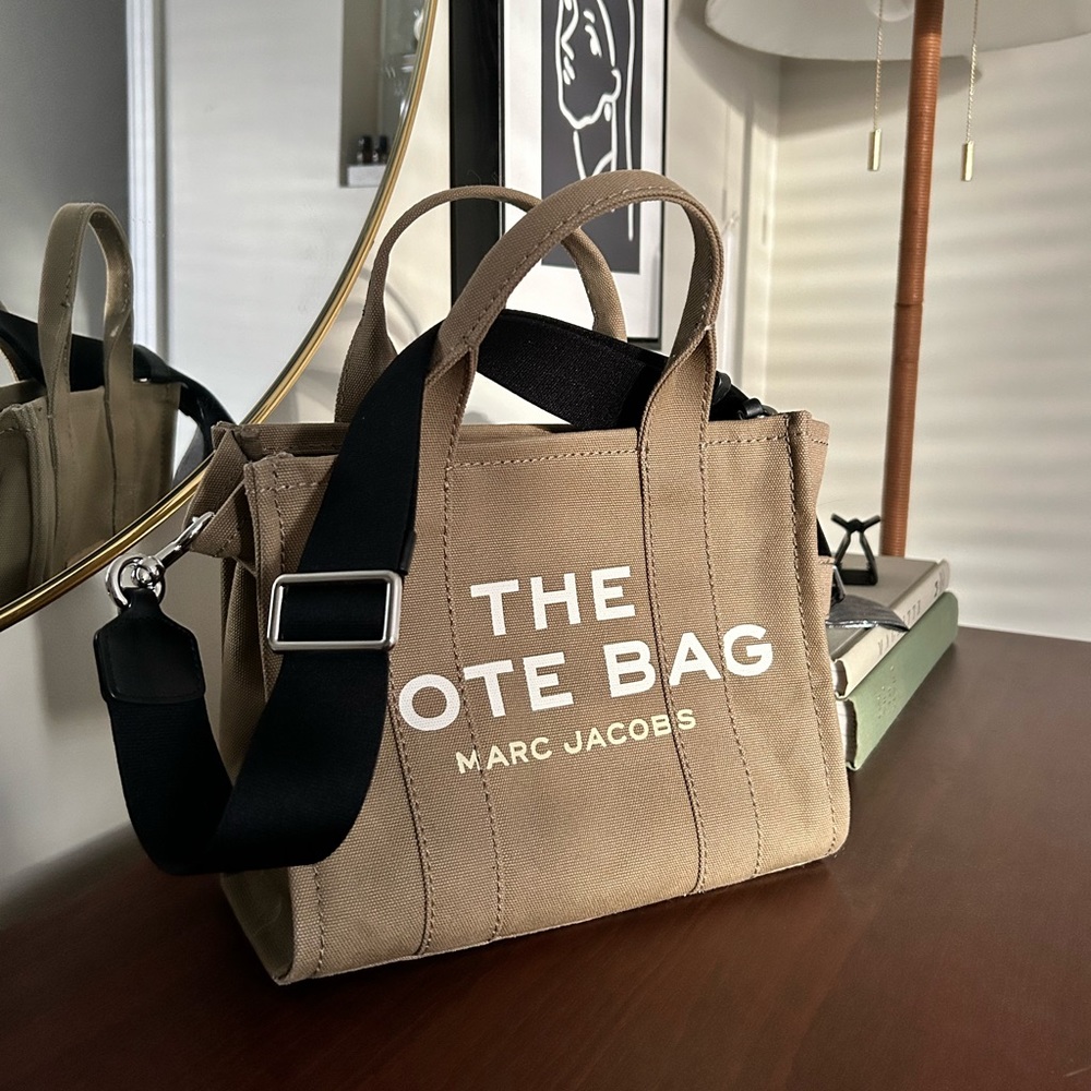Authentic Marc Jacob’s Tote - EUC